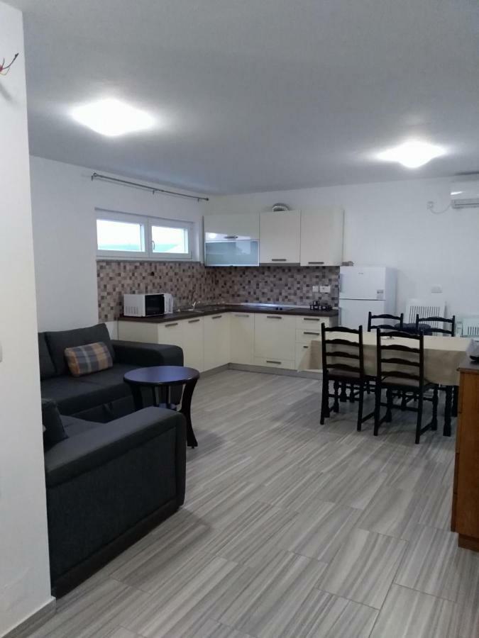 Apartments Bartol Vir Luaran gambar