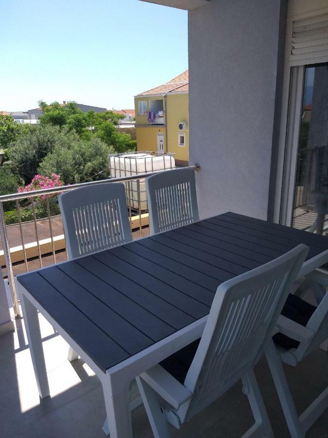 Apartments Bartol Vir Luaran gambar
