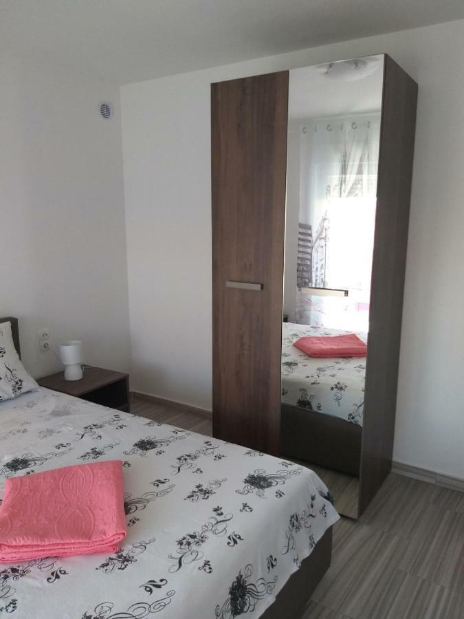 Apartments Bartol Vir Luaran gambar